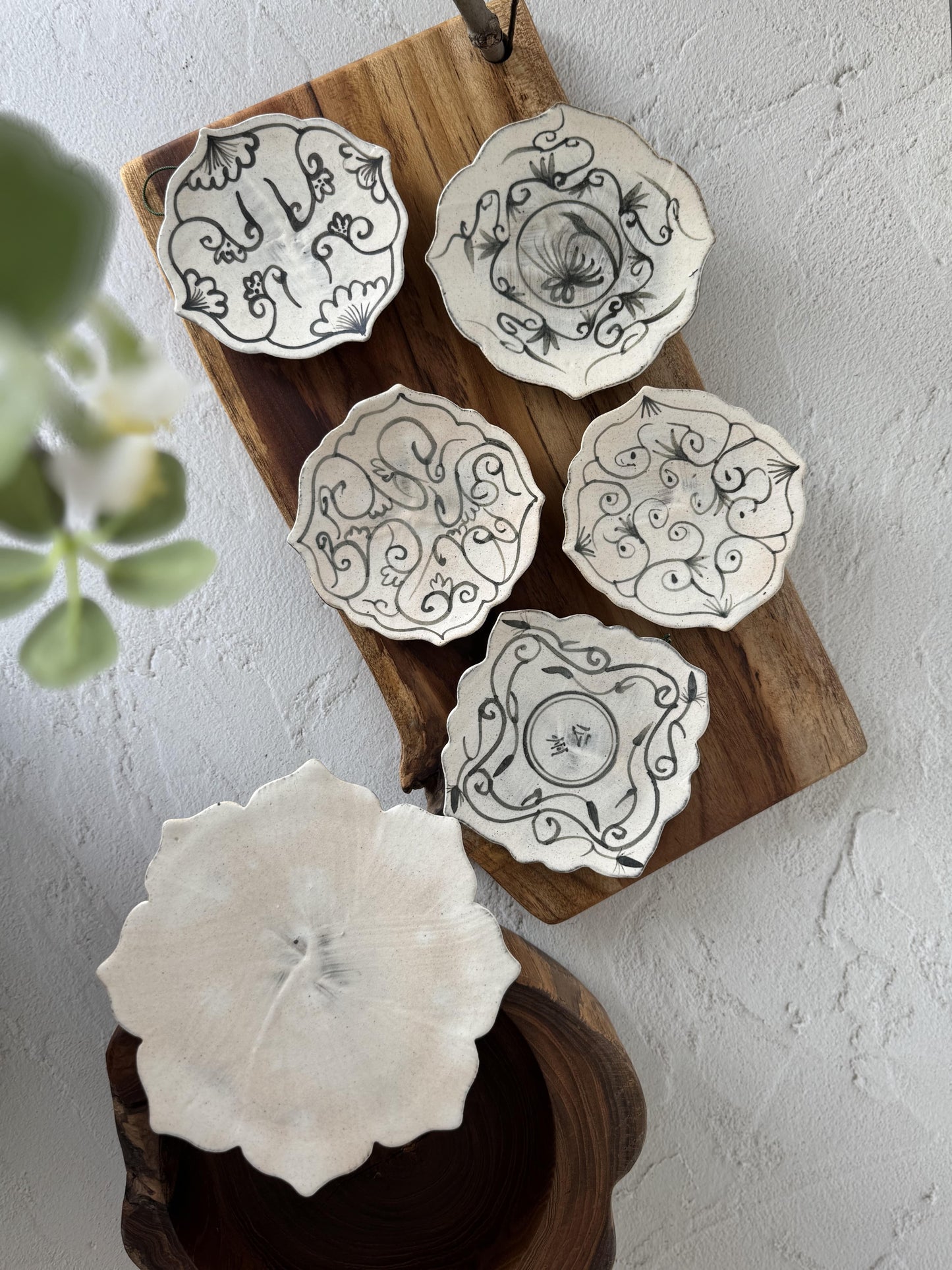 Petal Plate - Joseon Cloud