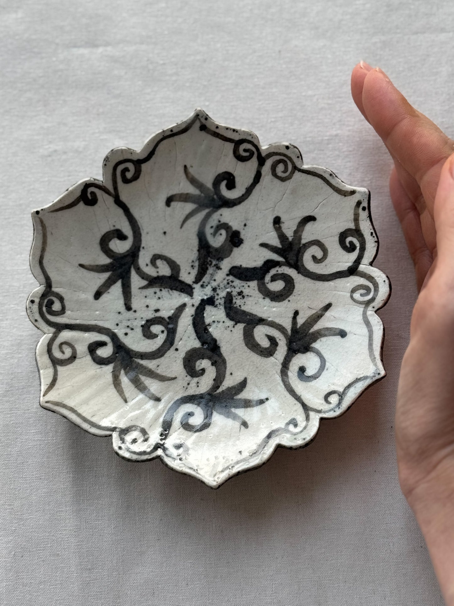 Scalloped Buncheong Vine Plate I
