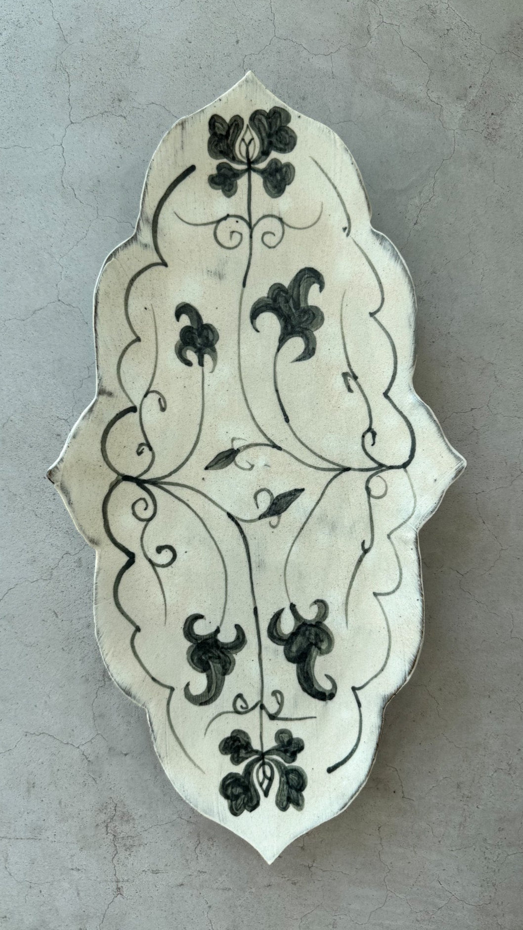 Petal Plate - Large Joseon Floral Vine
