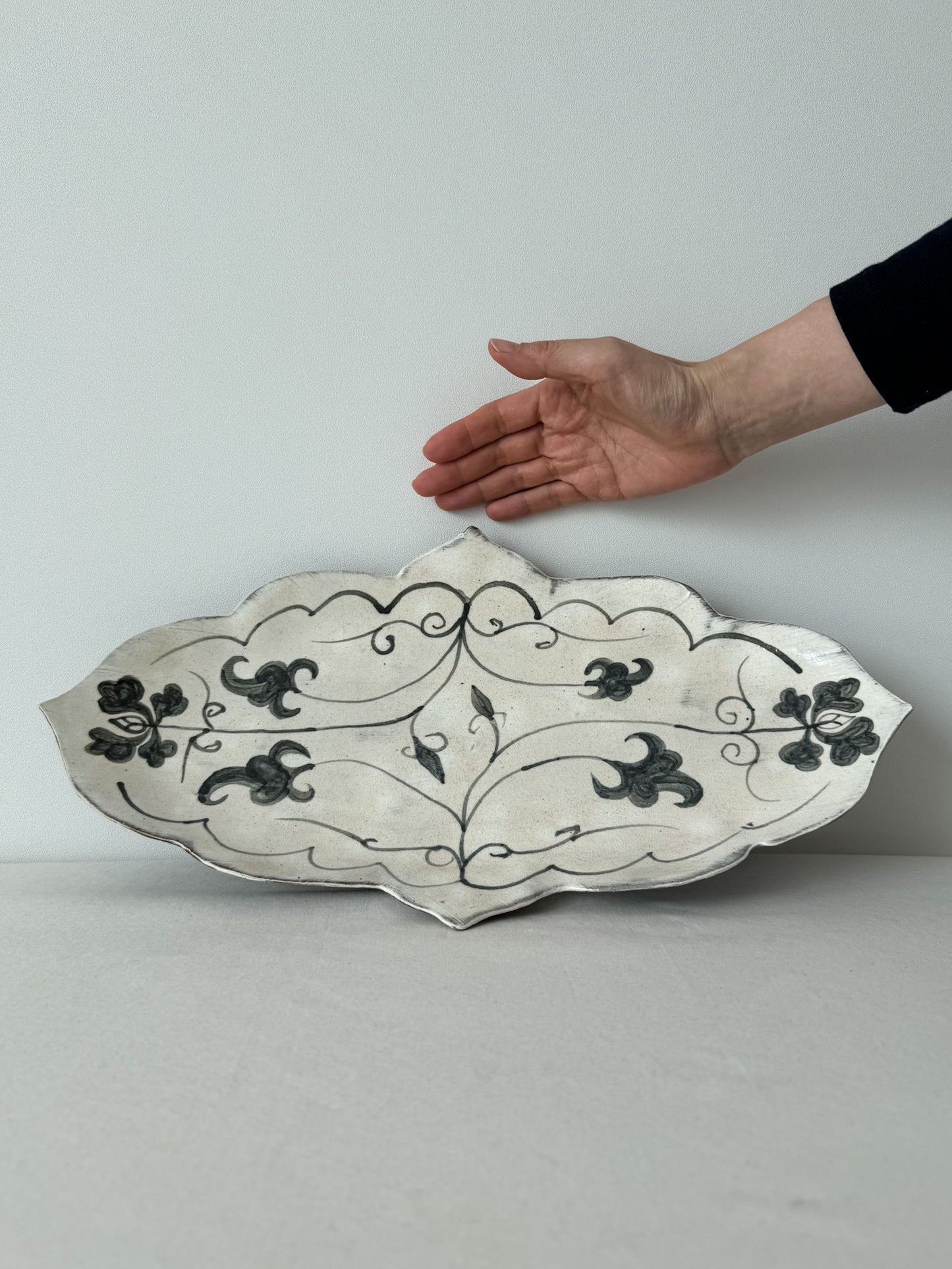 Petal Plate - Large Joseon Floral Vine