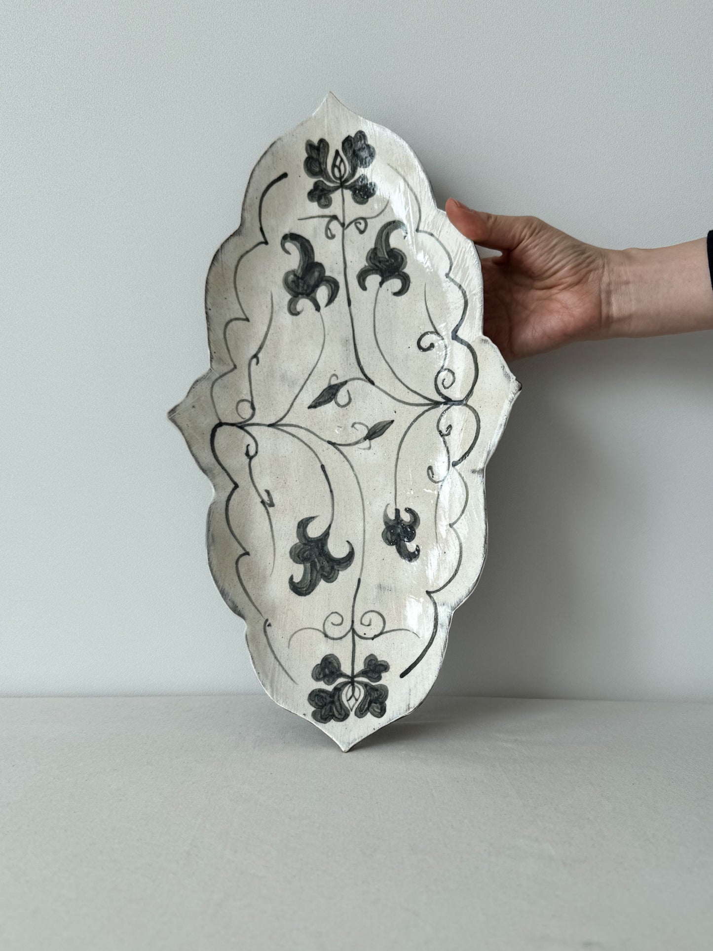 Petal Plate - Large Joseon Floral Vine