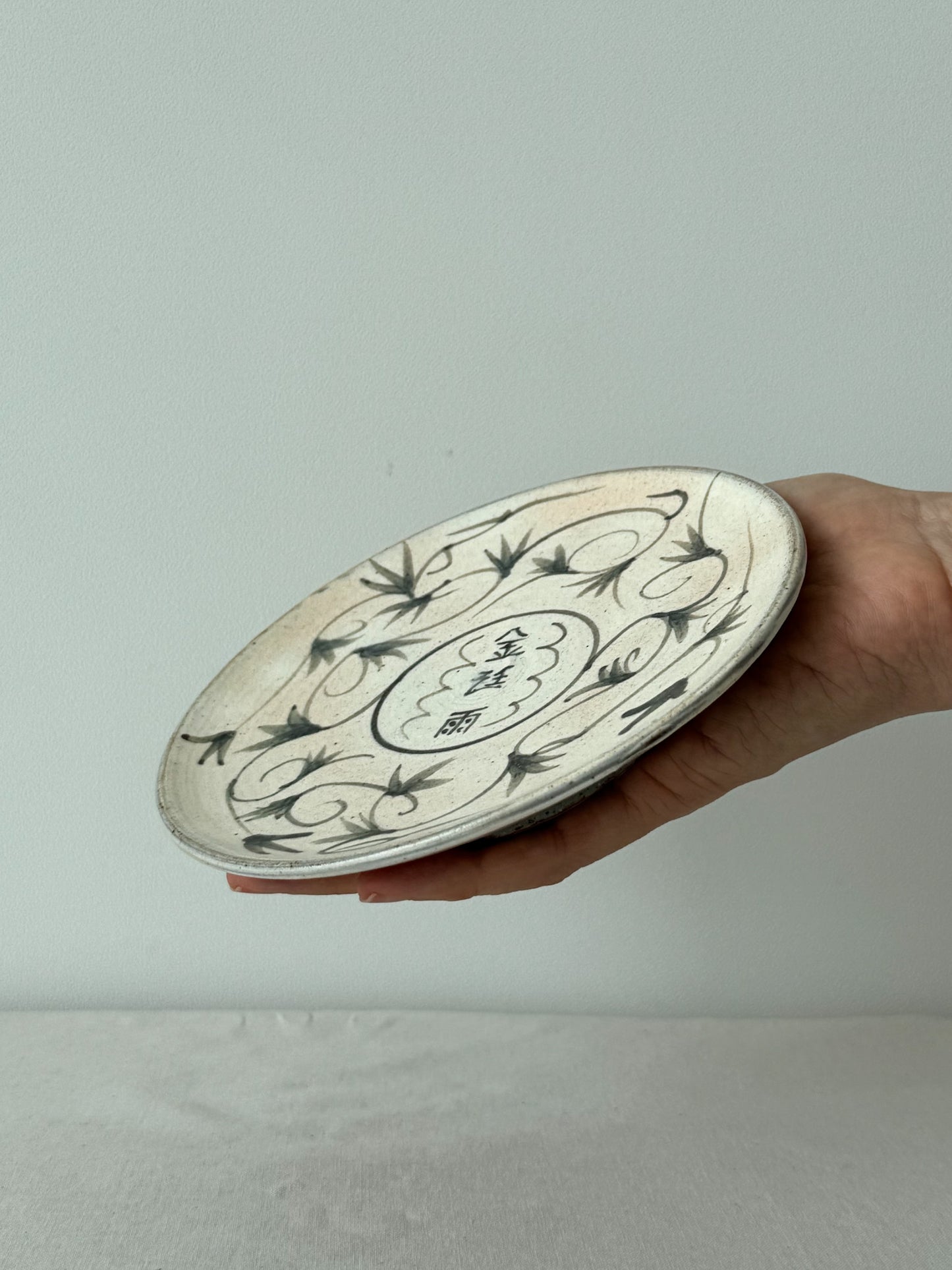 Buncheong Plate - Kim Jungwoo in Floral Vine