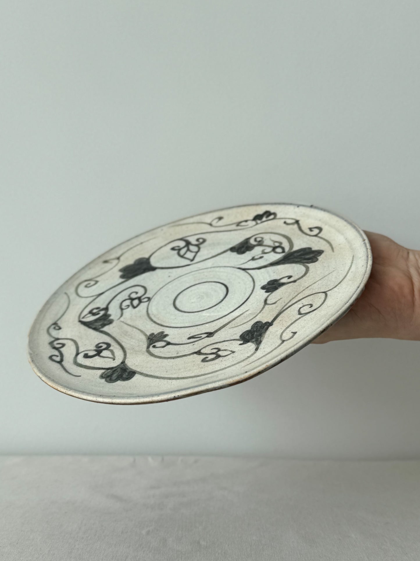 Buncheong Plate - Floral Vine Circle I