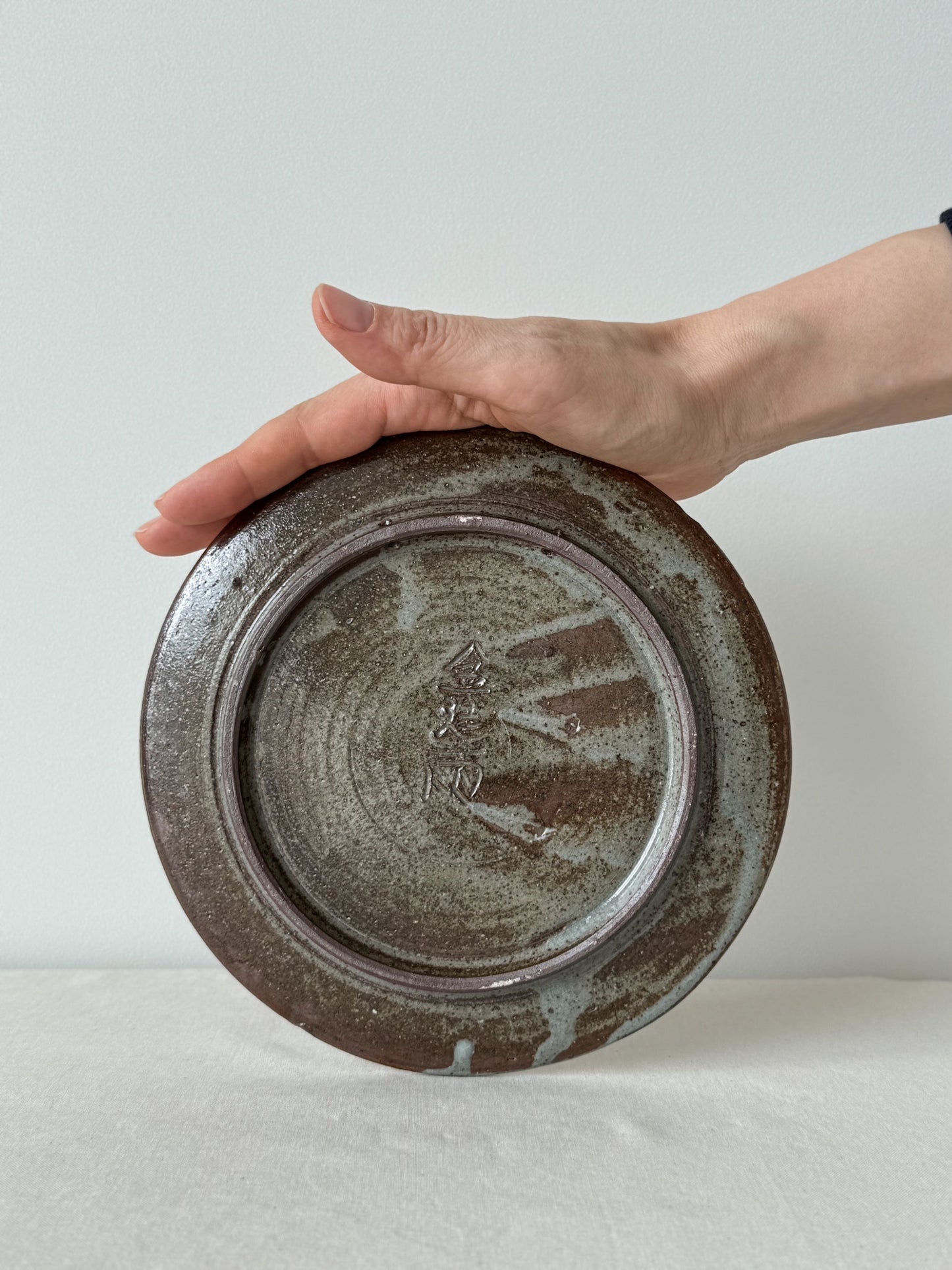 Buncheong Plate - Floral Vine Circle I