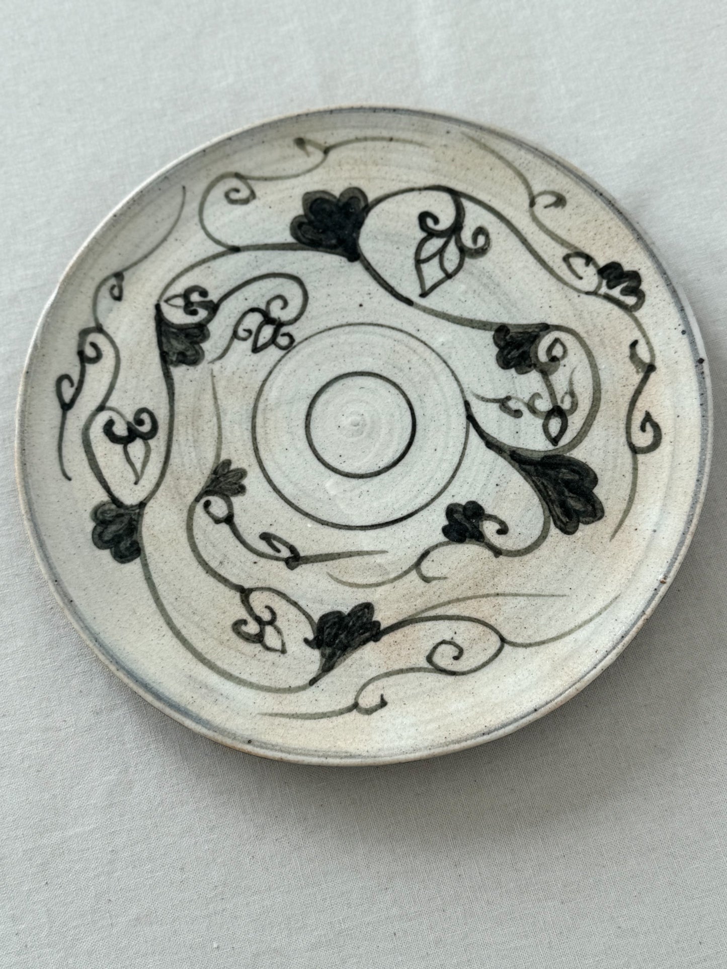 Buncheong Plate - Floral Vine Circle I