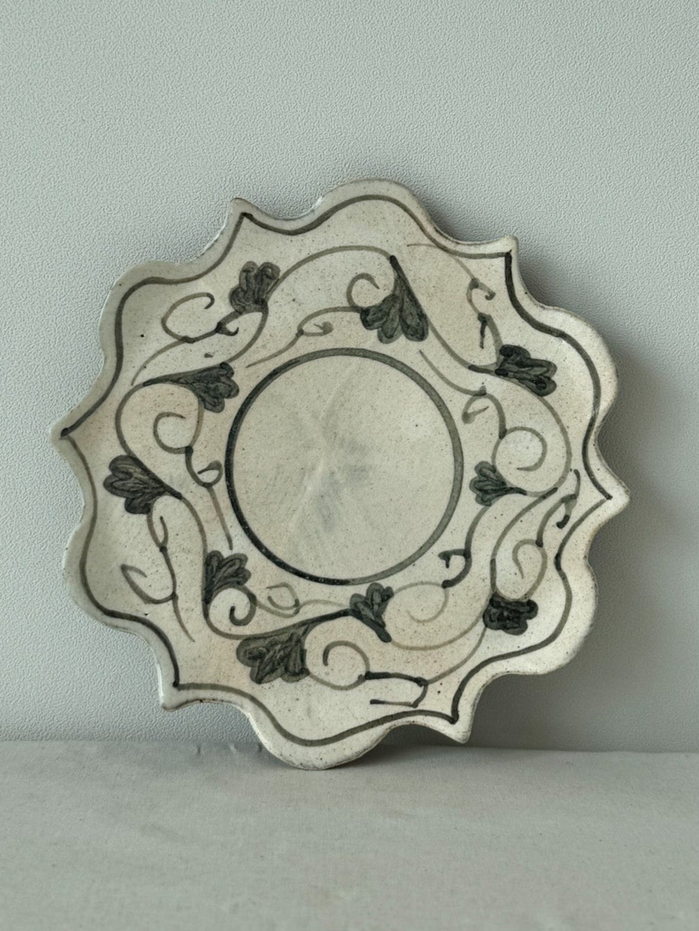 Petal Plate - Floral Vine Circle