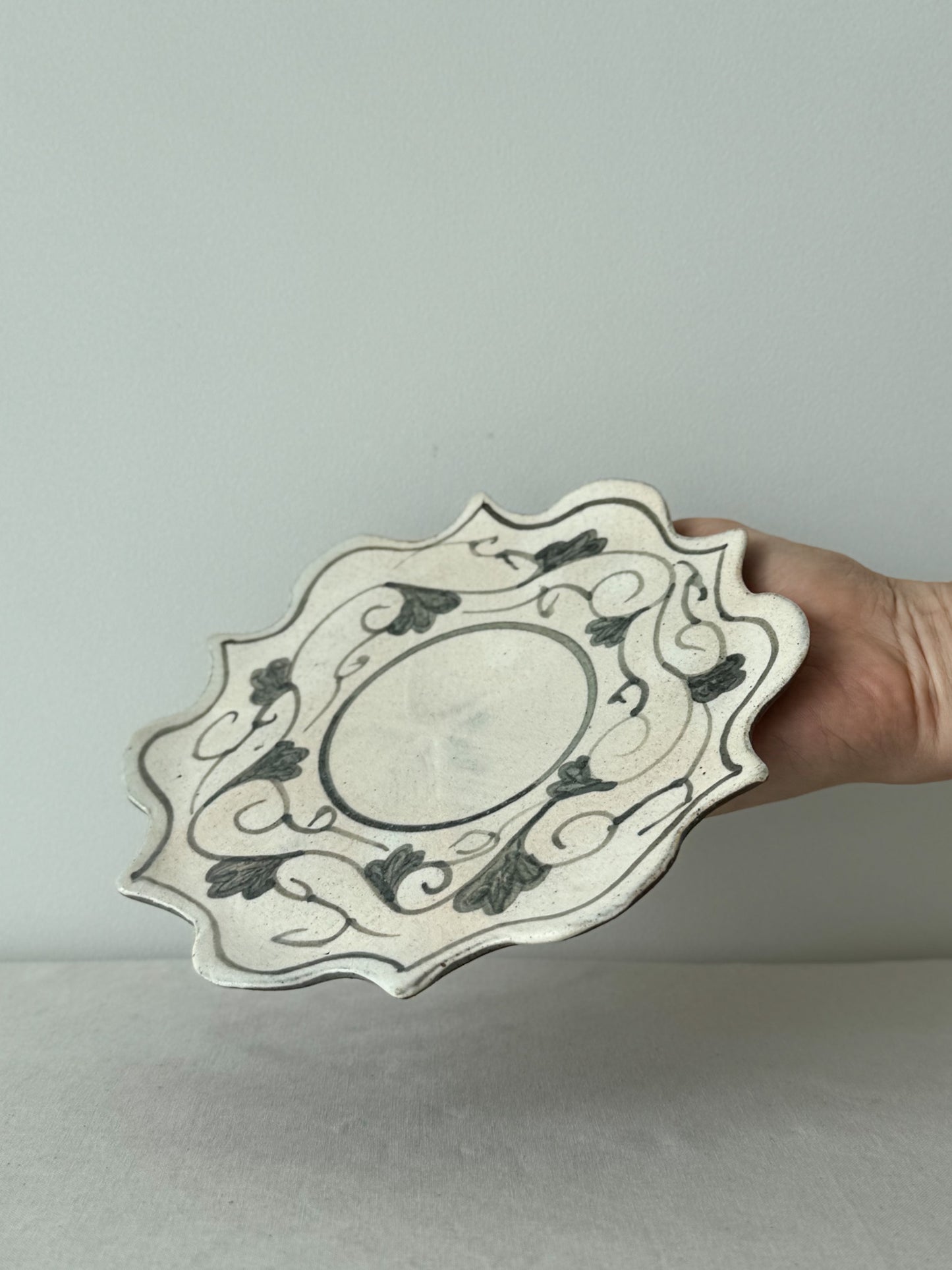 Petal Plate - Floral Vine Circle
