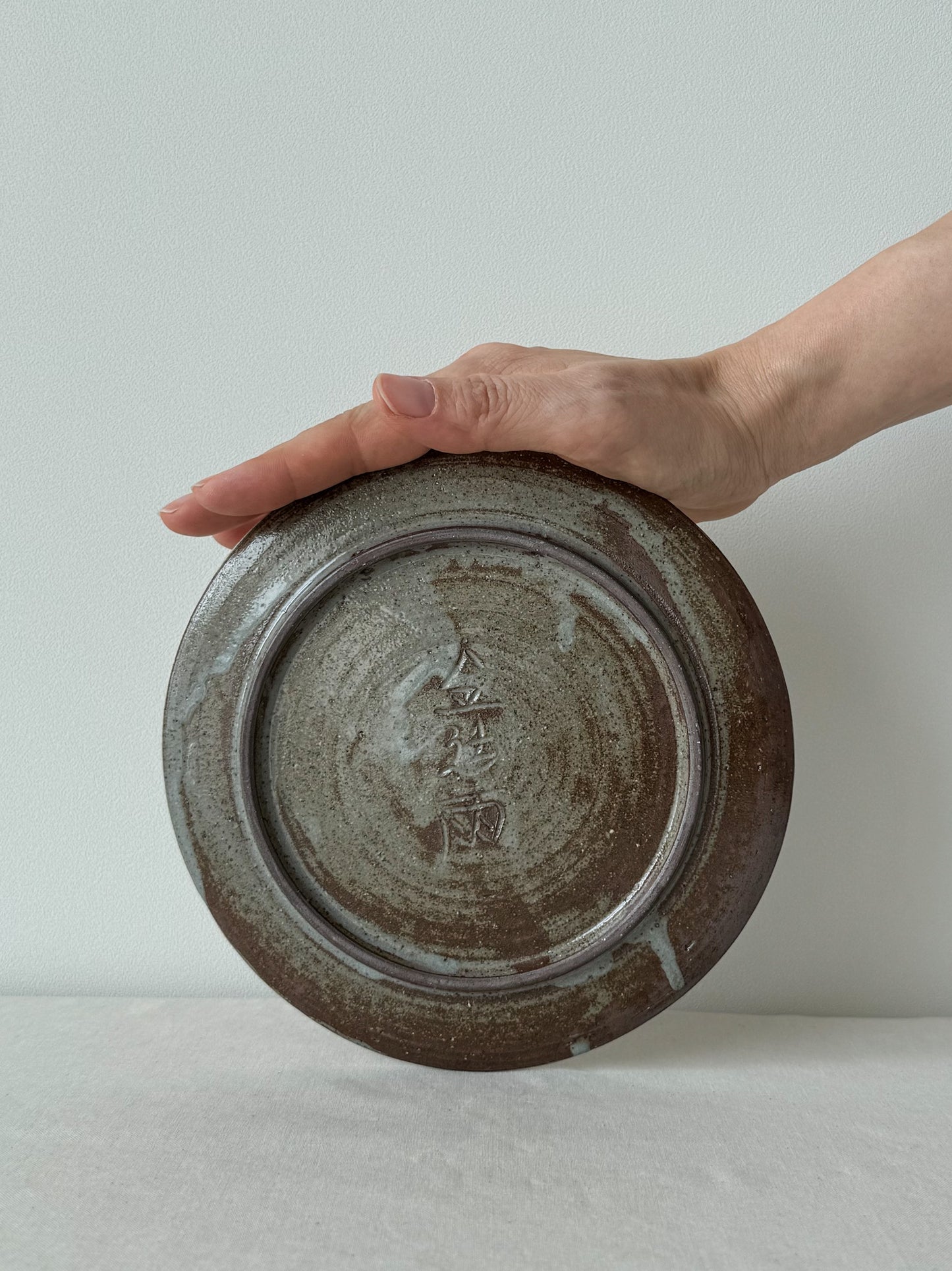 Buncheong Plate - Floral Vine Circle II