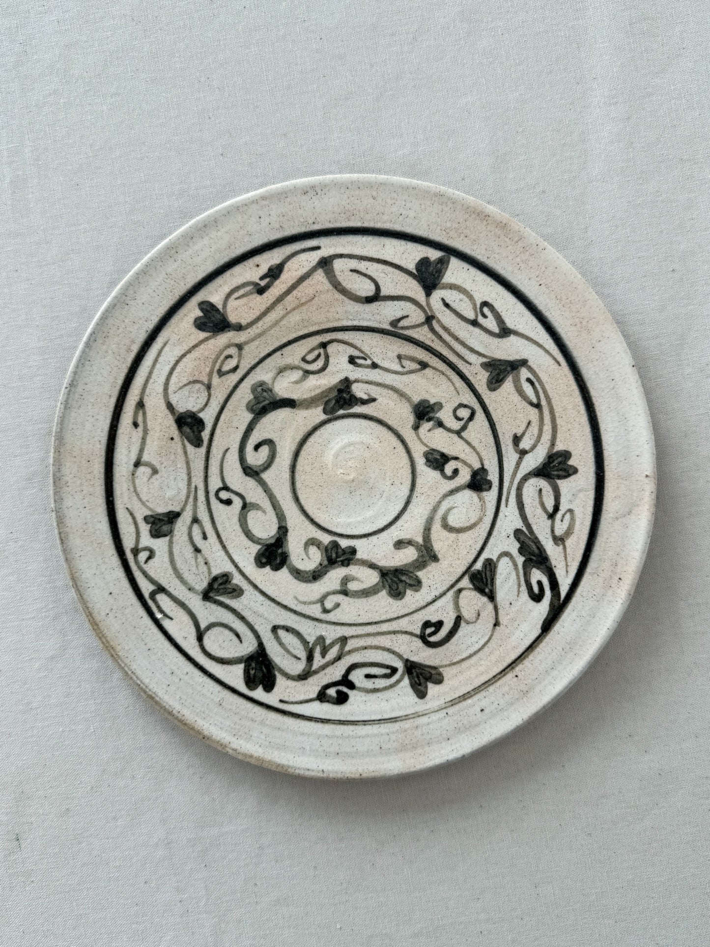 Buncheong Plate - Floral Vine Circle II