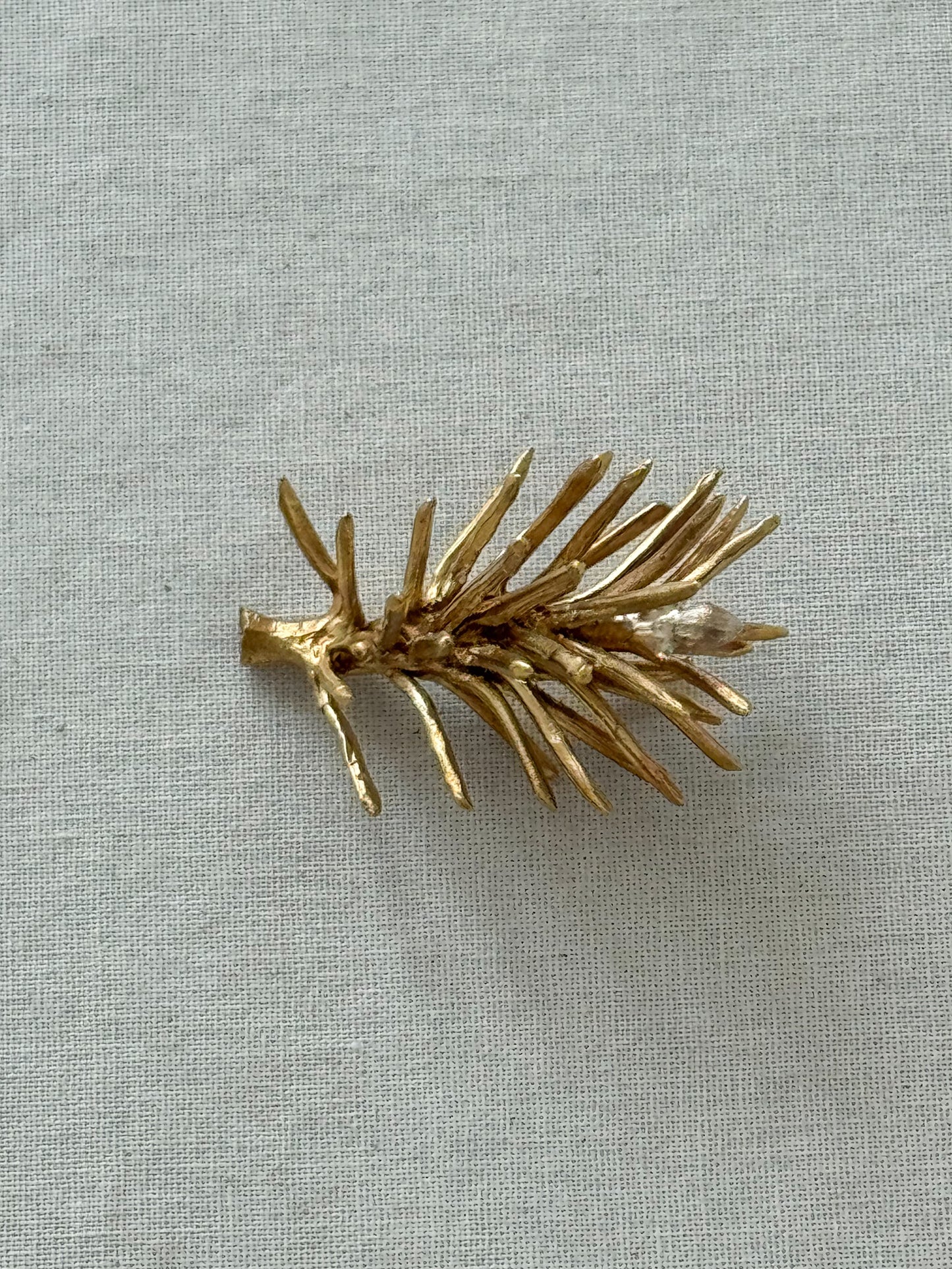 Gusangnamu Brass Tea Pick Stand