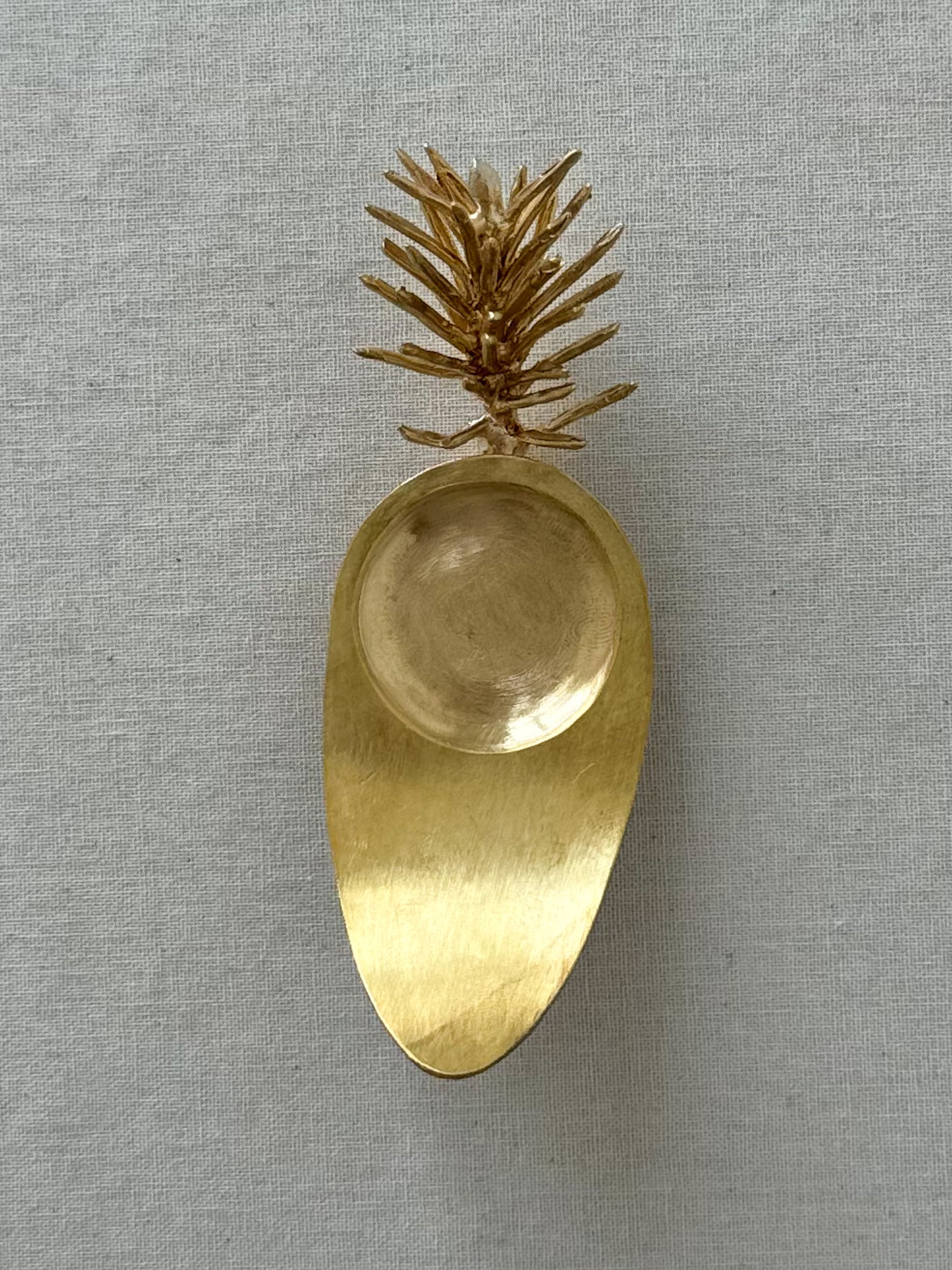 Gusangnamu Brass Lid Rest