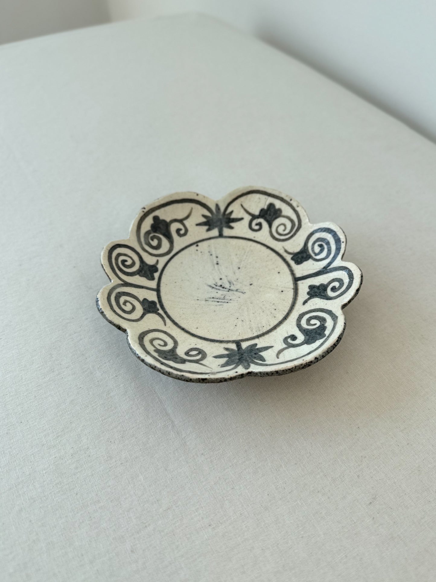 Scalloped Buncheong Vine Plate IV