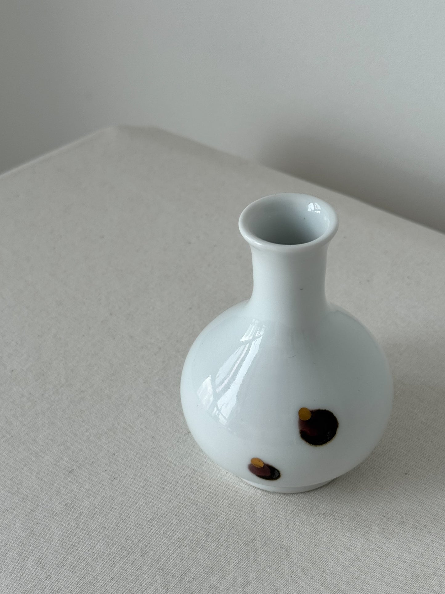White Porcelain Bottle with Gilt Bronze Pebble Motif I (Tall Neck)