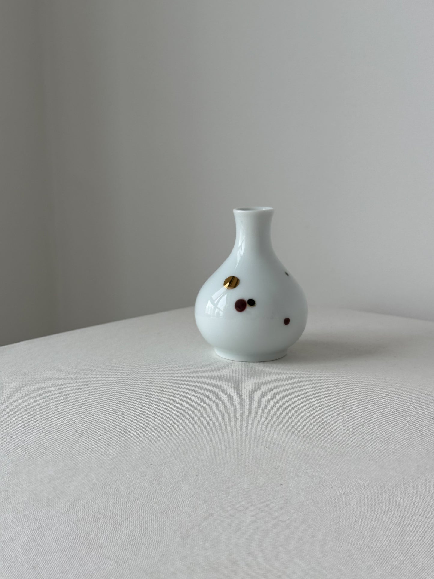 White Porcelain Bottle with Gilt Bronze Pebble Motif II (Short Neck)