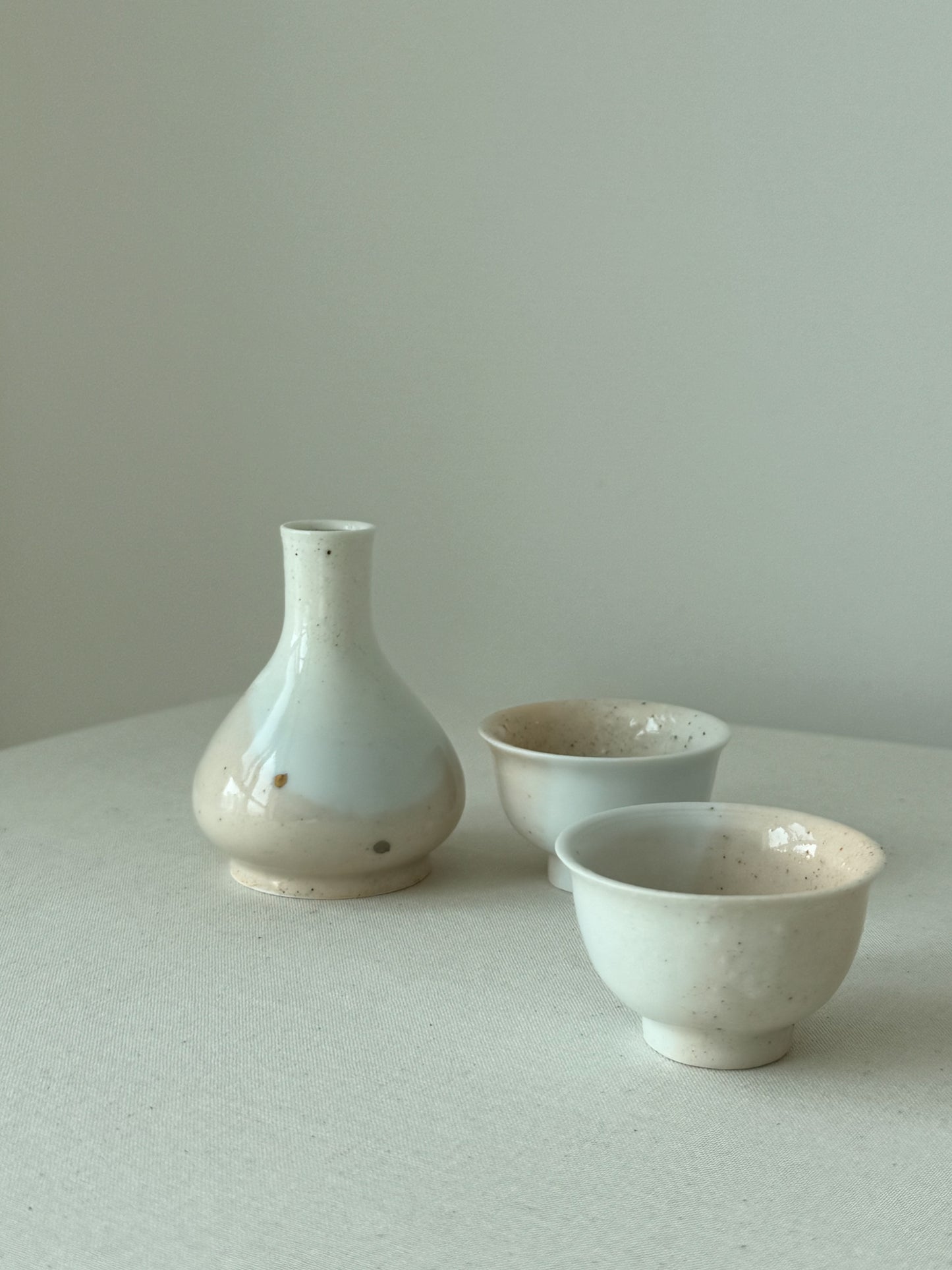 Baekja Deombeong Soju Set – 2-Person Set