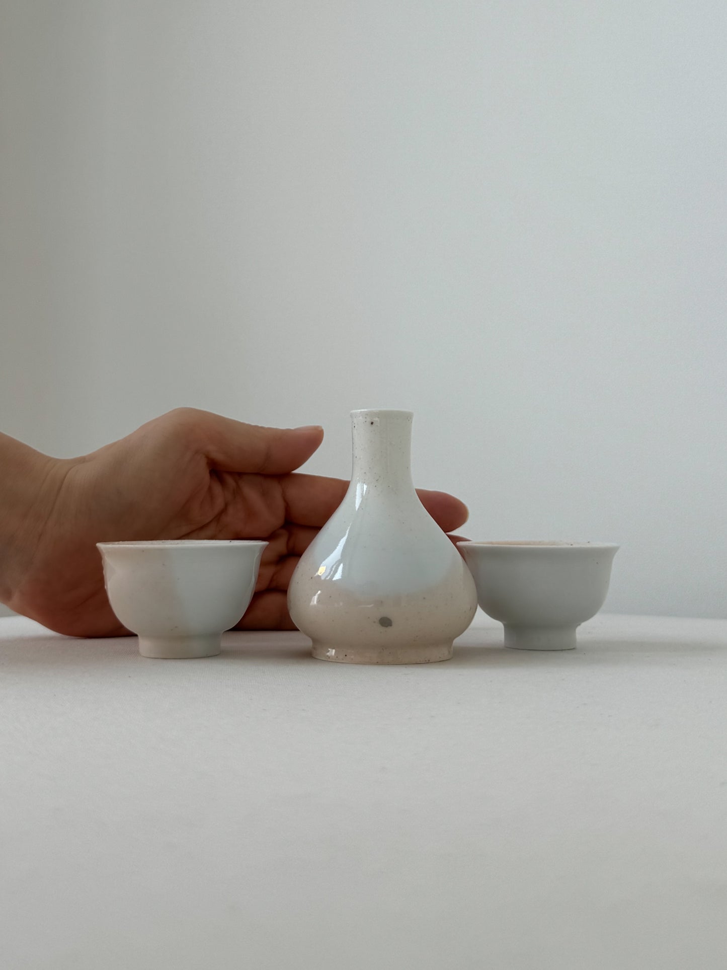 Baekja Deombeong Soju Set – 2-Person Set