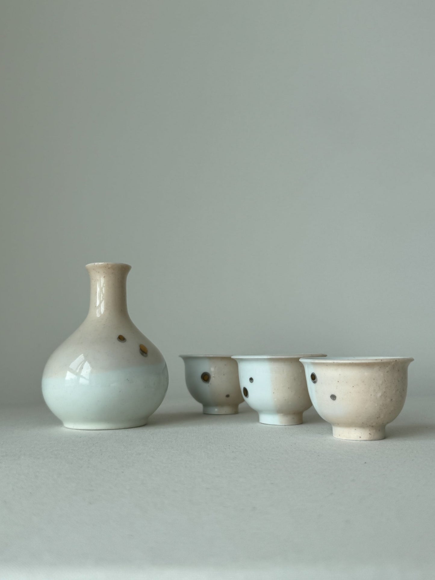 Baekja Deombeong Soju Set – 3-Person Set