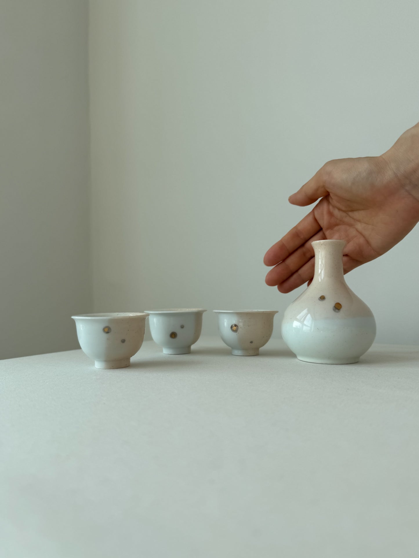 Baekja Deombeong Soju Set – 3-Person Set