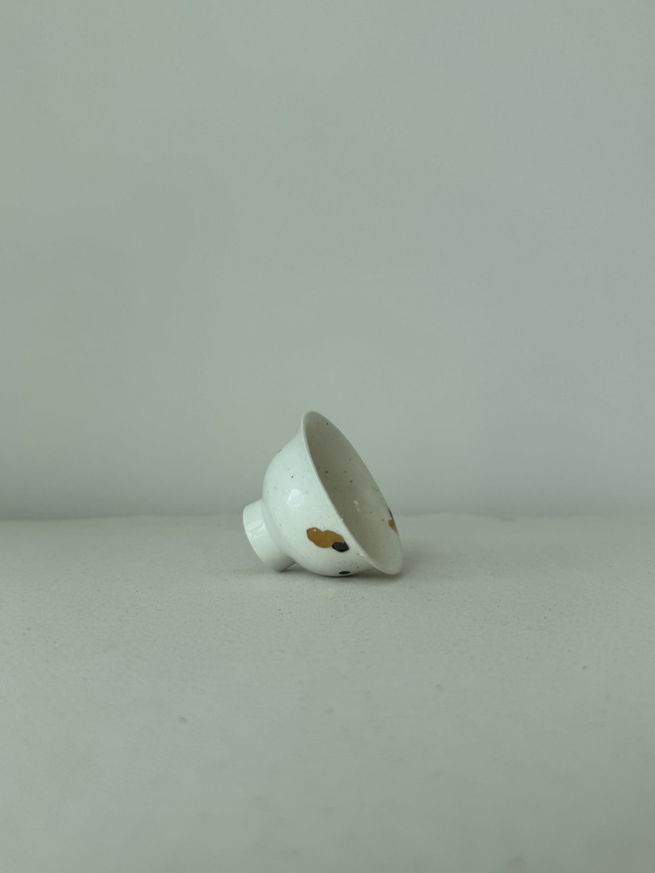 White Porcelain Cup with Geumdong Flecks