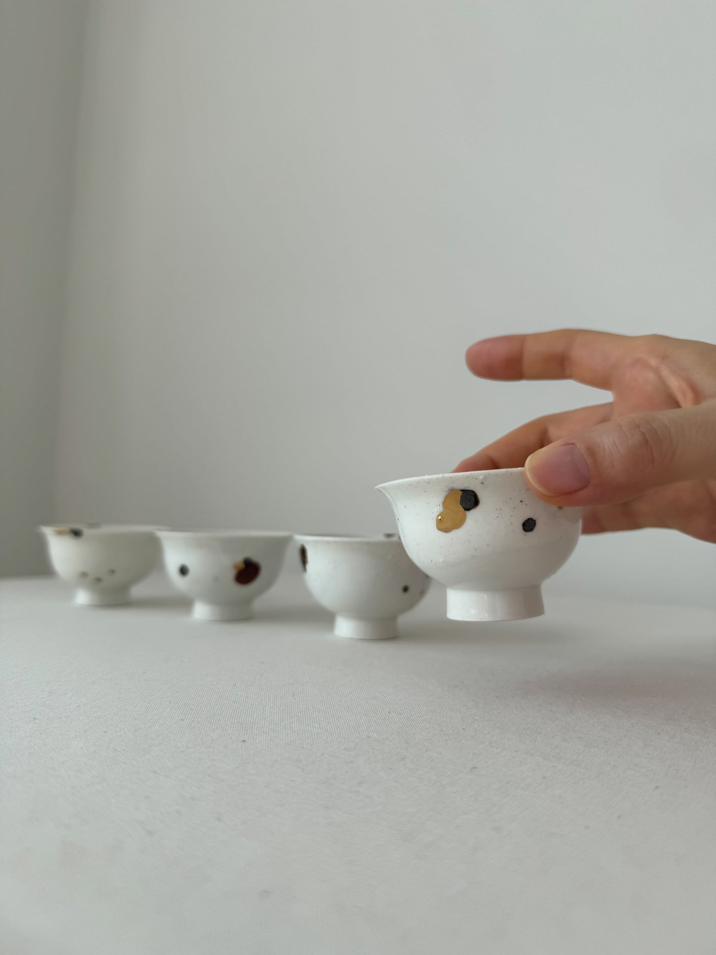 White Porcelain Cup with Geumdong Flecks