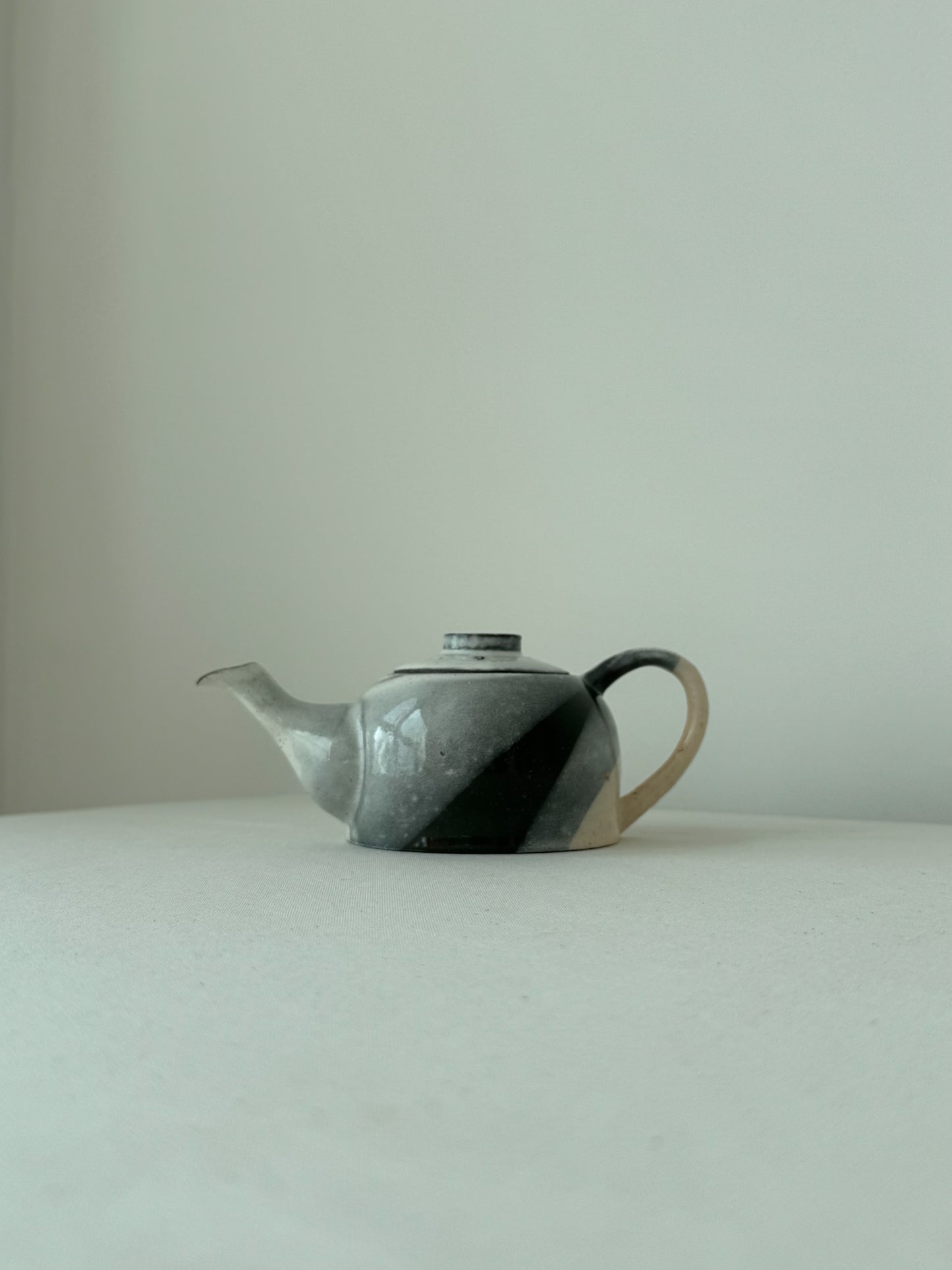 Smoked Moon – Black Slip Glazed Teapot