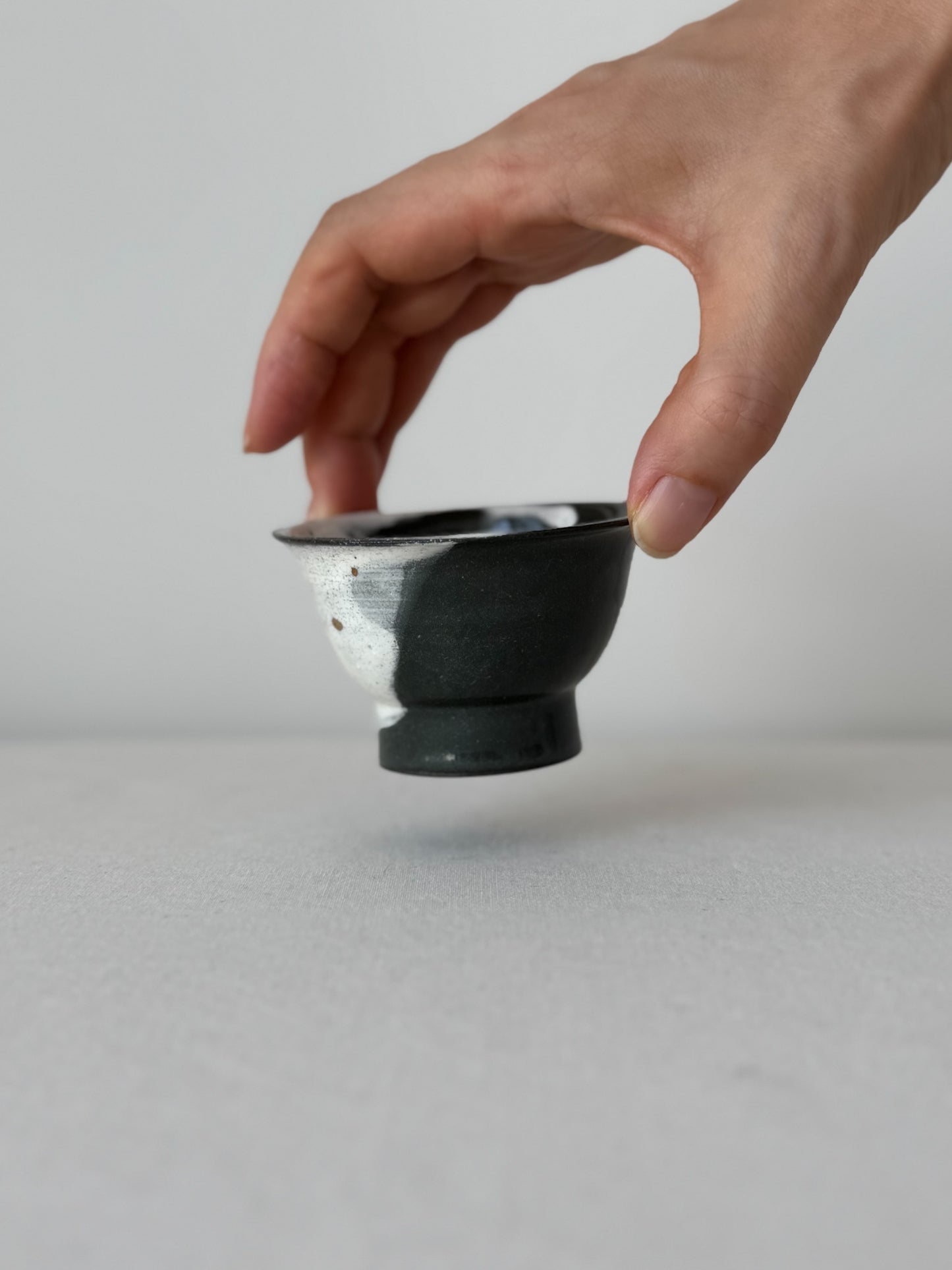 Ink Flow – Black Clay Deombeong Teacup
