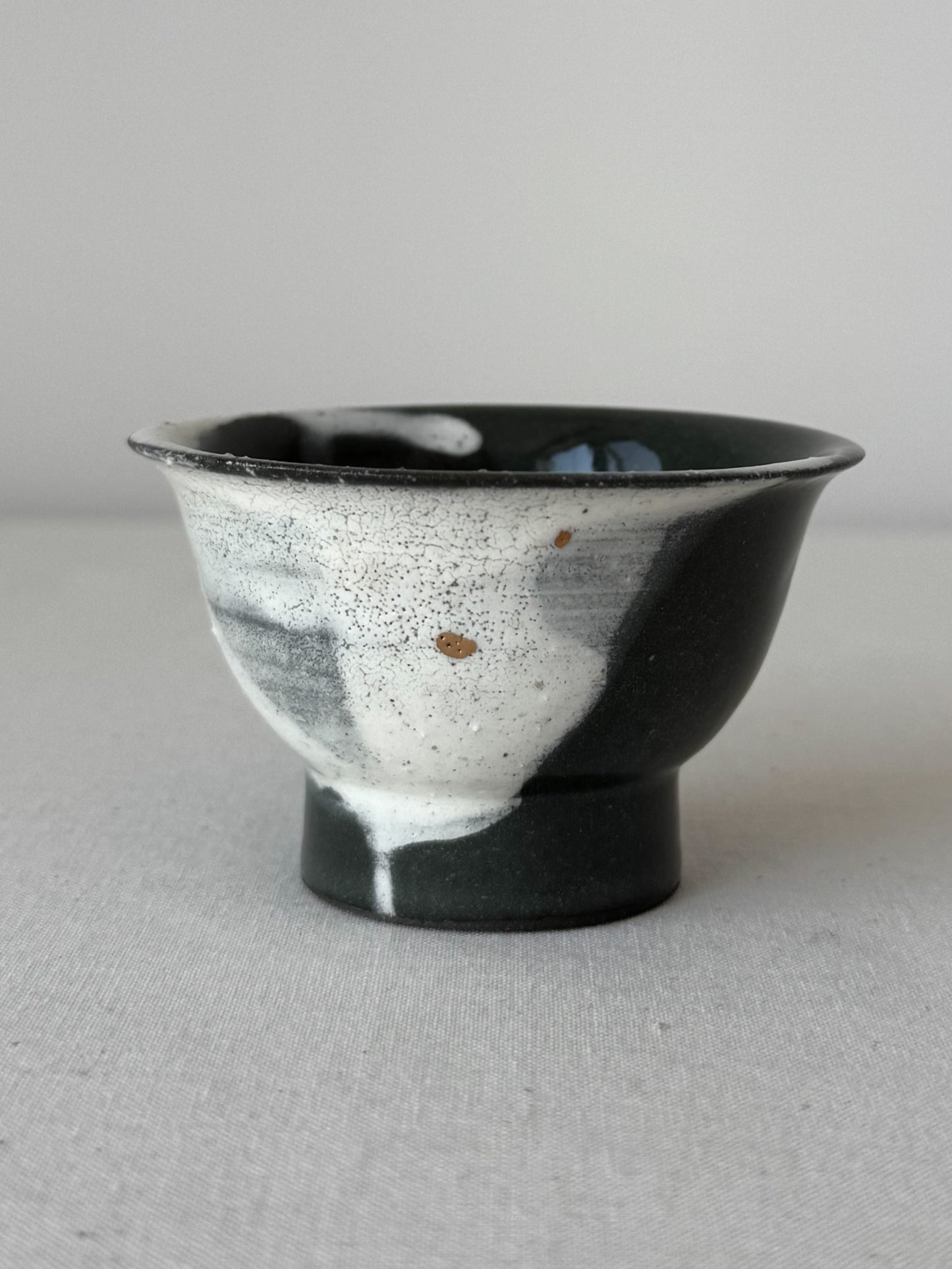 Ink Flow – Black Clay Deombeong Teacup