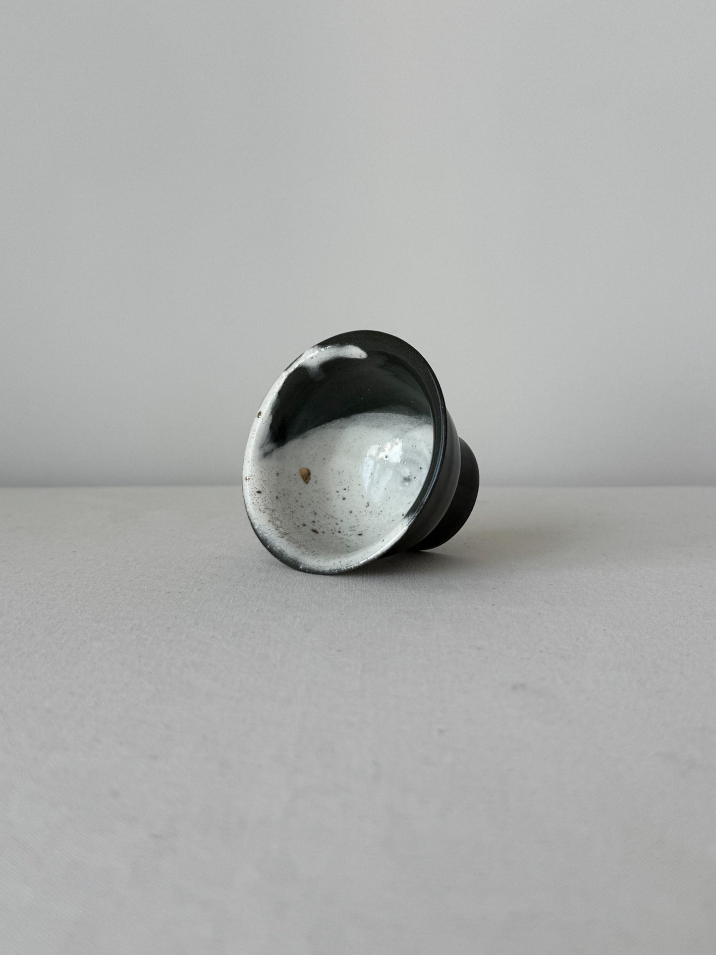 Ink Flow – Black Clay Deombeong Teacup