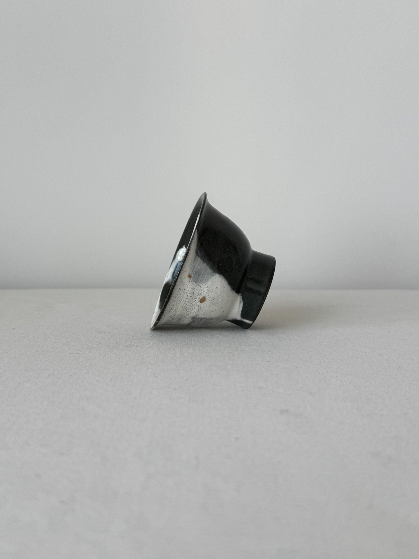 Ink Flow – Black Clay Deombeong Teacup