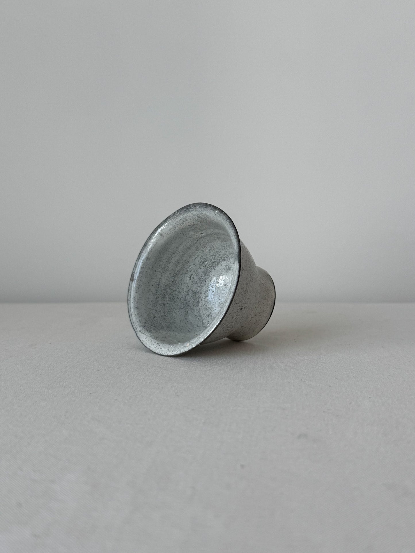 Misty Dawn – Black Clay Glazed Deombeong Teacup