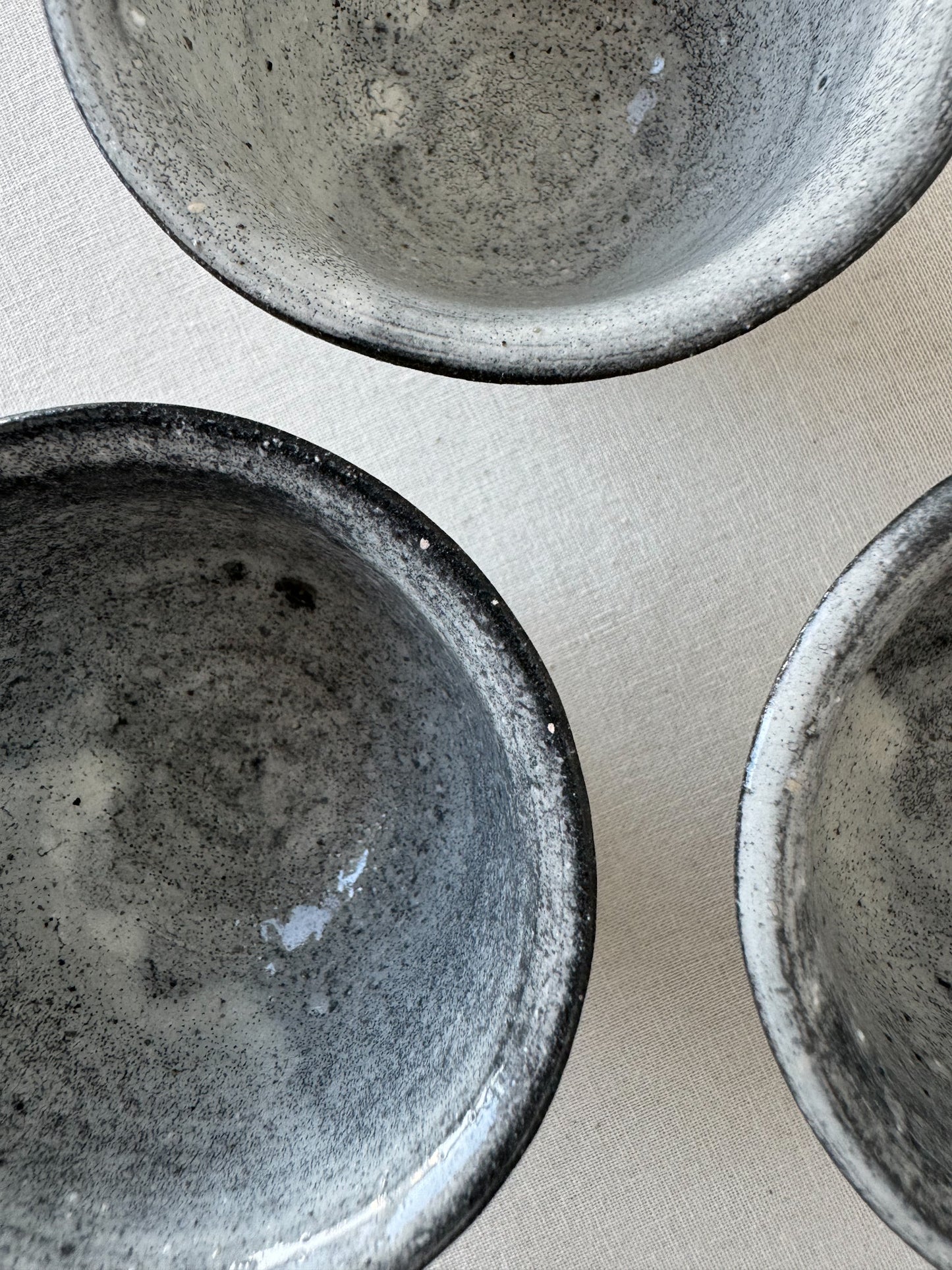 Misty Dawn – Black Clay Glazed Deombeong Teacup