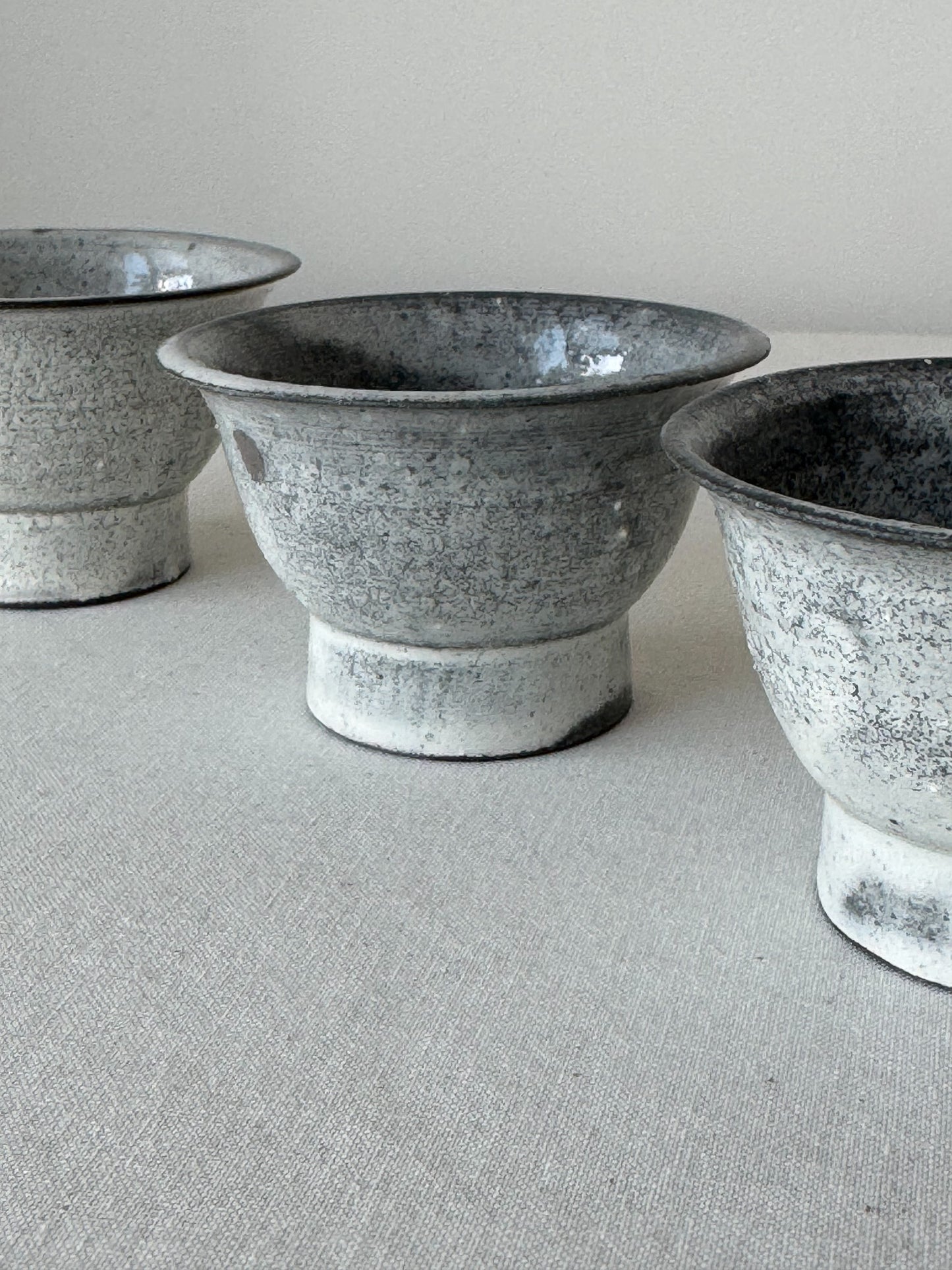 Misty Dawn – Black Clay Glazed Deombeong Teacup
