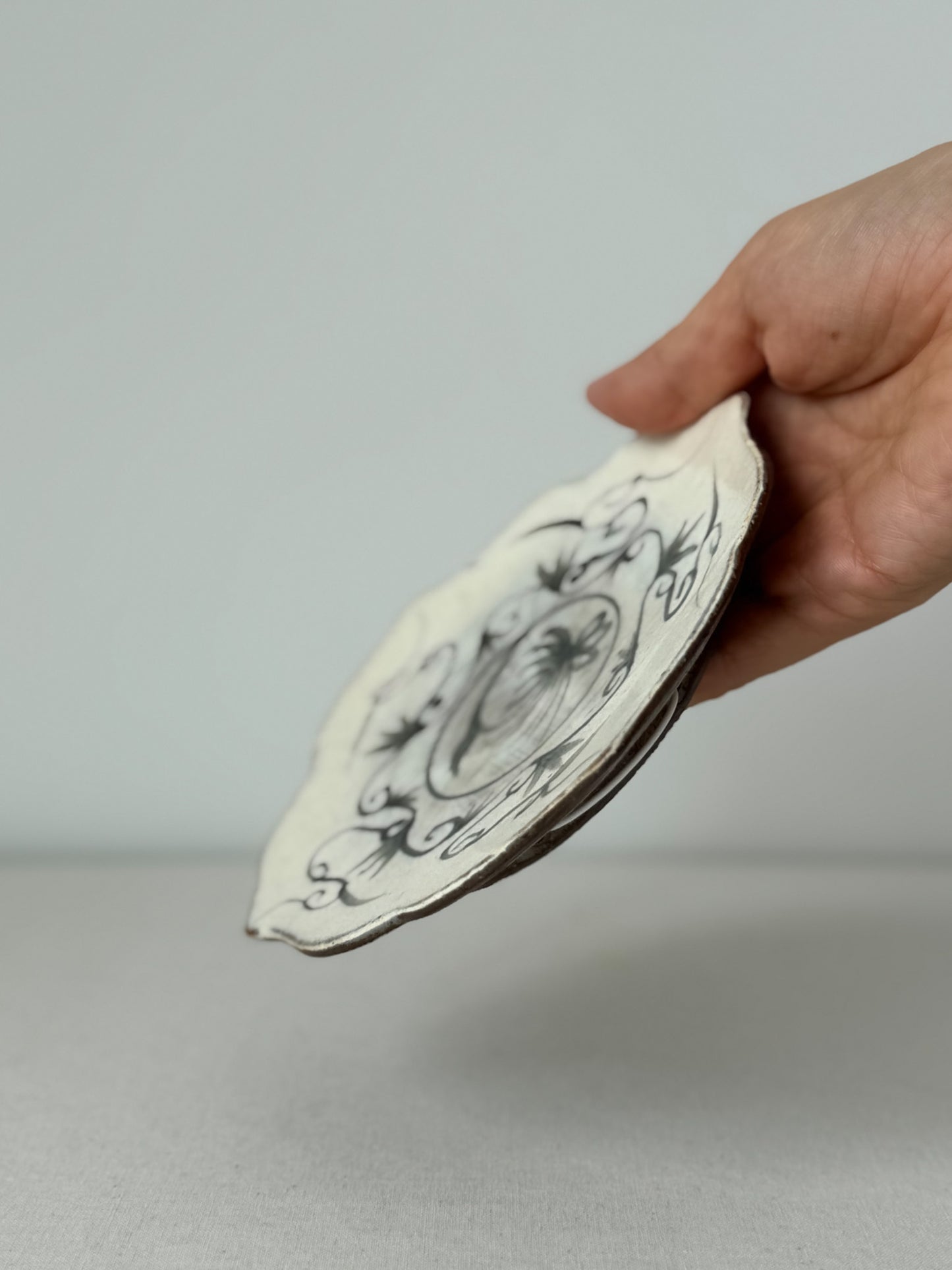 Petal Plate - Joseon Floral Vine