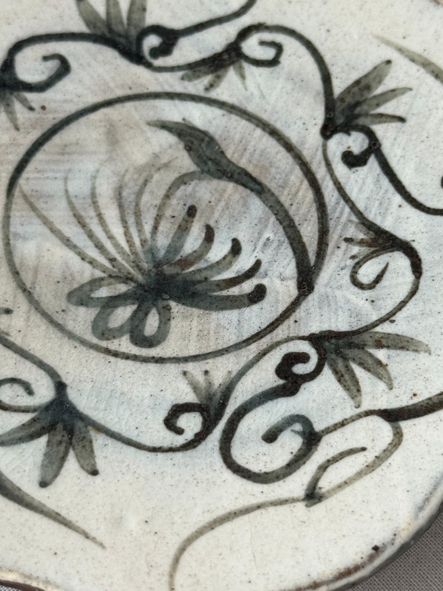 Petal Plate - Joseon Floral Vine
