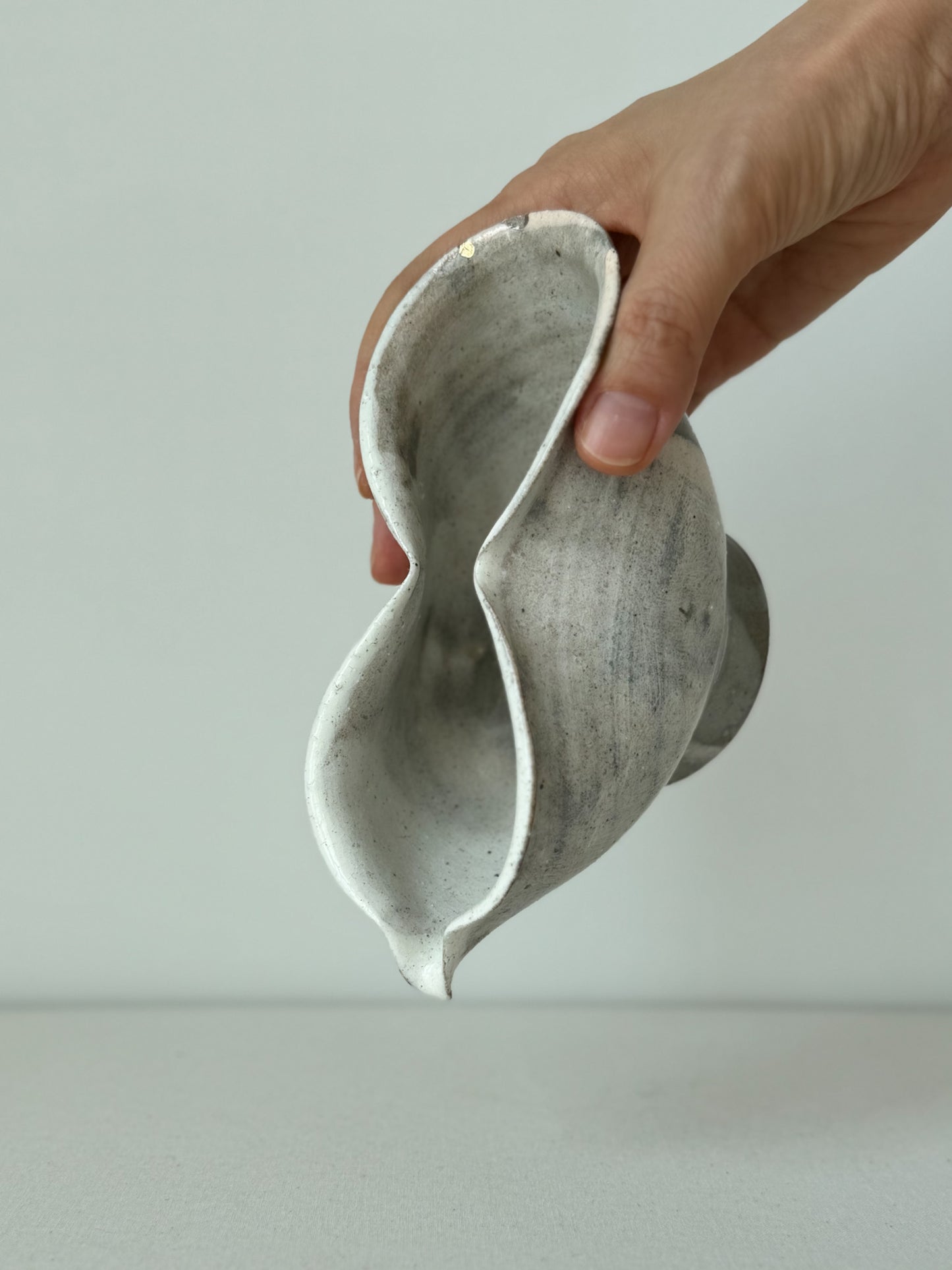 Buncheong Gray Petal Sookwoo