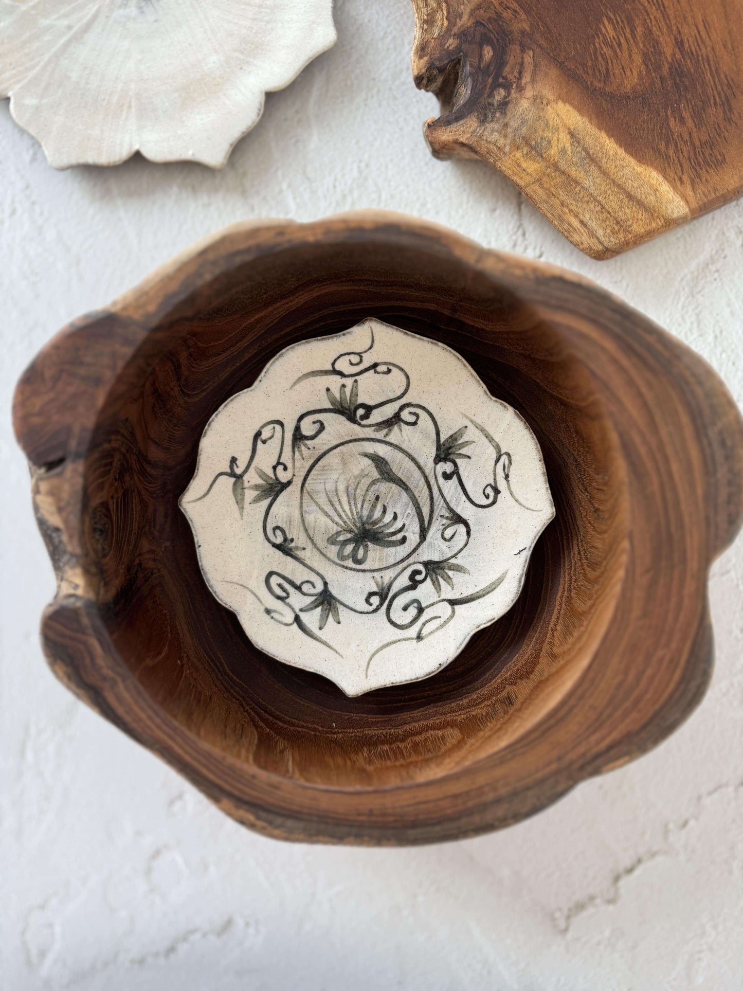 Petal Plate - Joseon Floral Vine