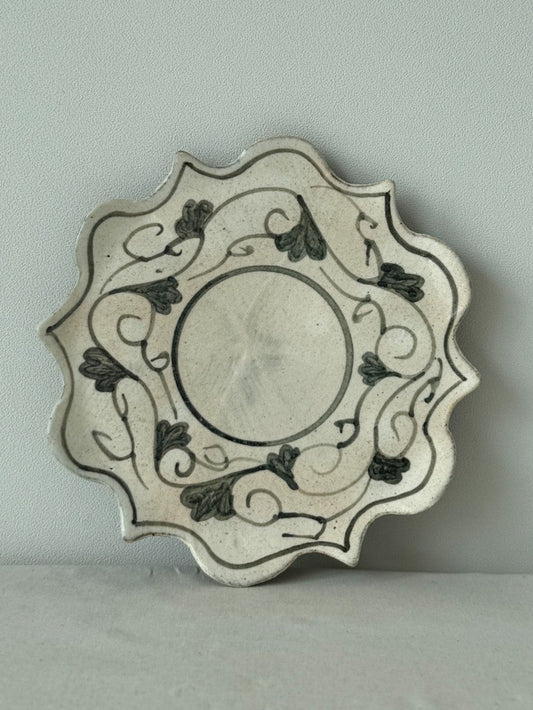 Petal Plate - Floral Vine Circle
