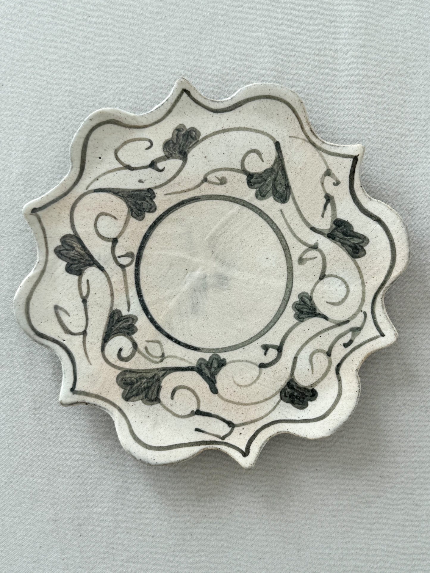 Petal Plate - Floral Vine Circle