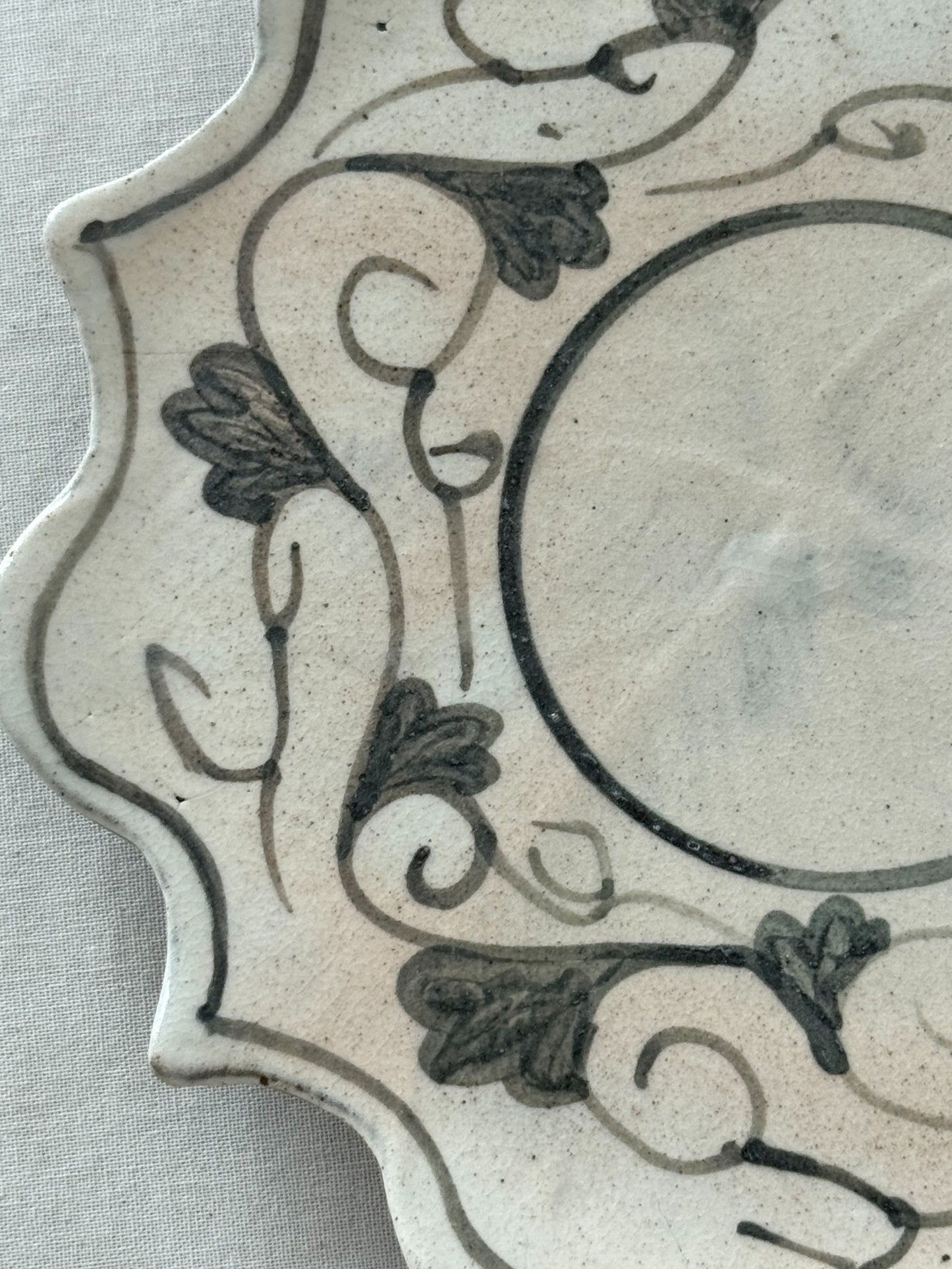 Petal Plate - Floral Vine Circle