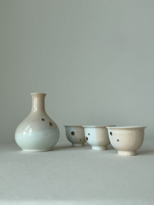 Baekja Deombeong Soju Set – 3-Person Set