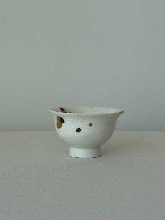 White Porcelain Cup with Geumdong Flecks