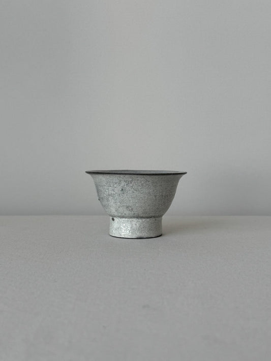 Misty Dawn – Black Clay Glazed Deombeong Teacup