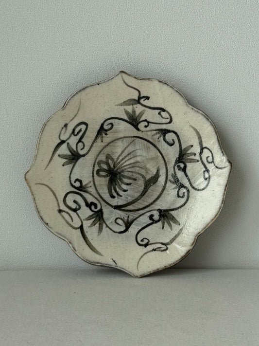 Petal Plate - Joseon Floral Vine