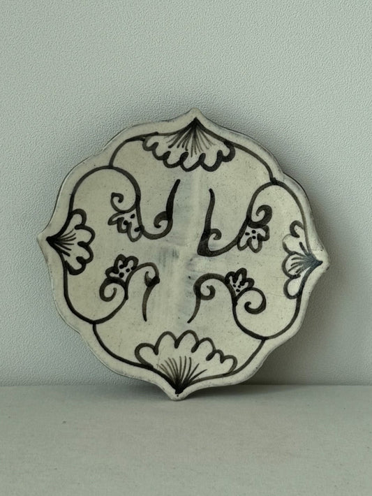 Petal Plate - Joseon Vine Leaves