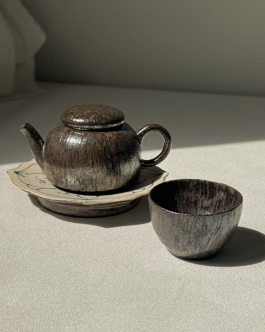 Starlit Rain Onggi Tea Set with Petal Plate